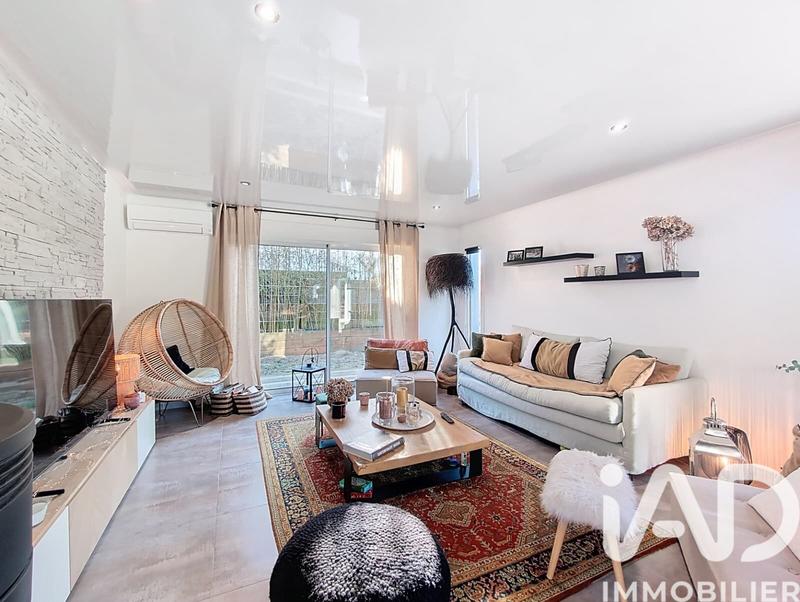 Maison - 215 m² - 6 pièces