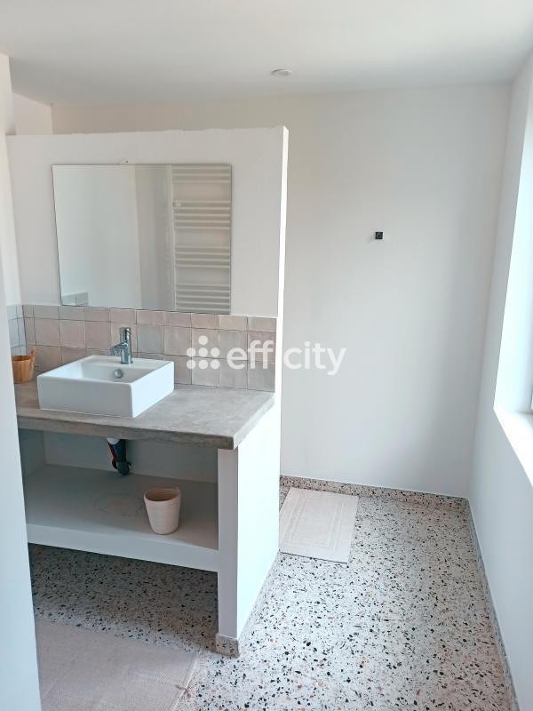 Maison - 210 m² - 7 pièces