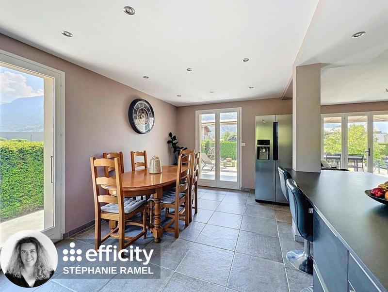 Maison - 150 m² - 8 pièces