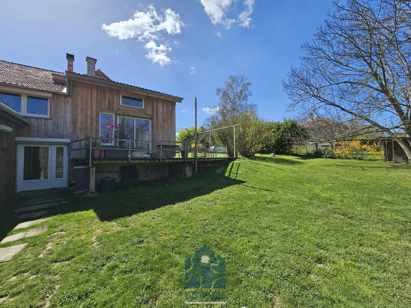 Maison - 258 m² - 9 pièces