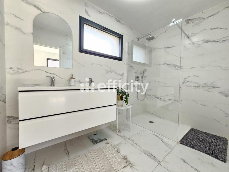 Maison - 138 m² - 5 pièces