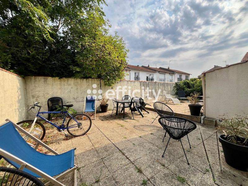 Maison - 140 m² - 9 pièces