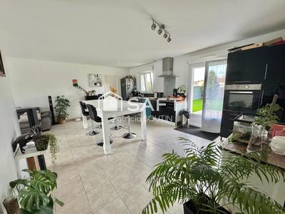 Maison - 79 m² - 4 pièces