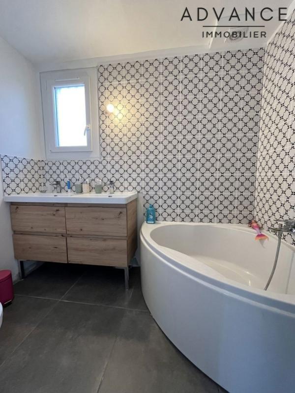 Château - 102 m² - 5 pièces