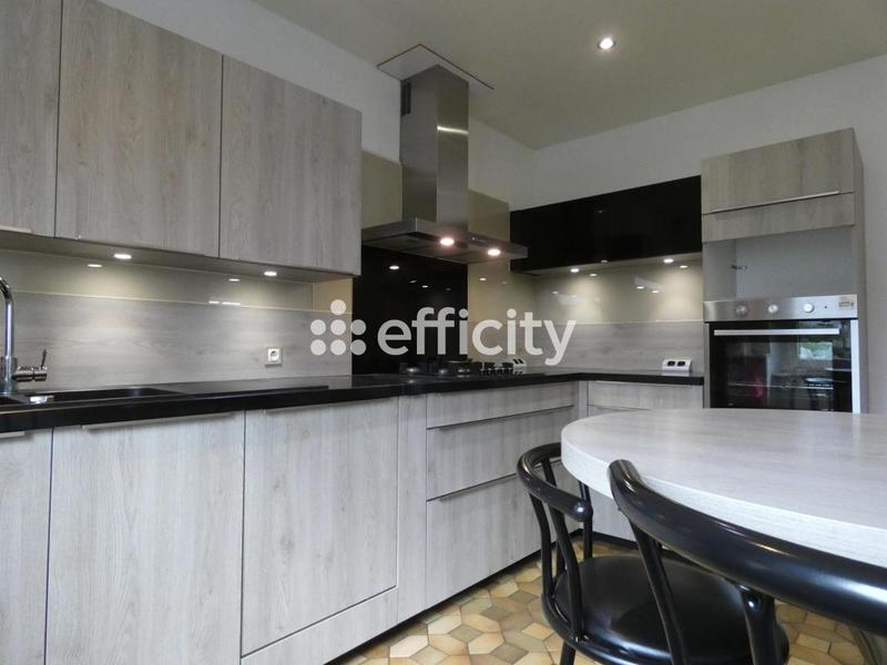 Maison - 200 m² - 8 pièces