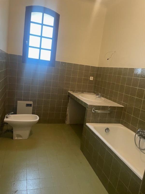 Corps de ferme - 250 m² - 15 pièces