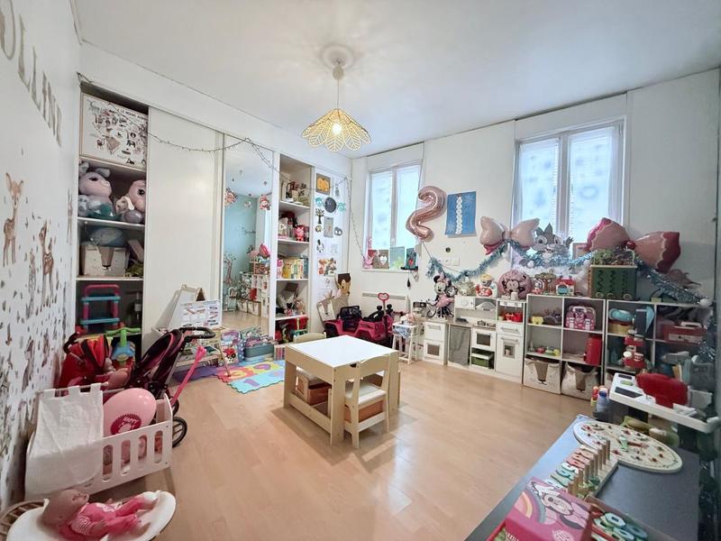 Maison - 185 m² - 5 pièces