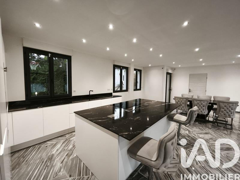 Maison - 142 m² - 5 pièces