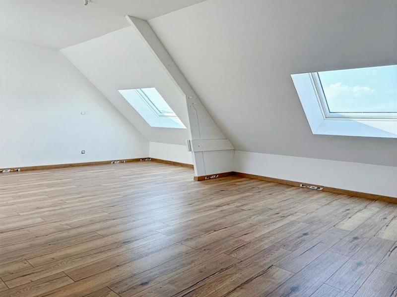 Maison - 210 m² - 6 pièces