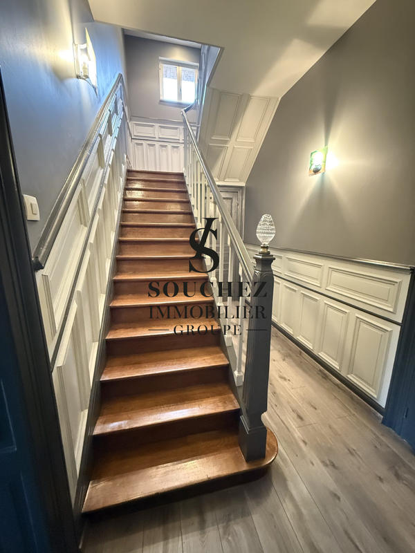 Maison - 352 m² - 10 pièces