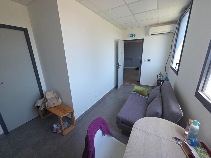 Local d'activité / Entrepôt - 91 m² - 7 pièces