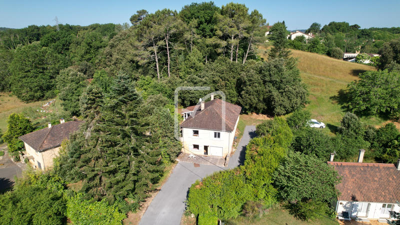 Maison - 143 m² - 7 pièces