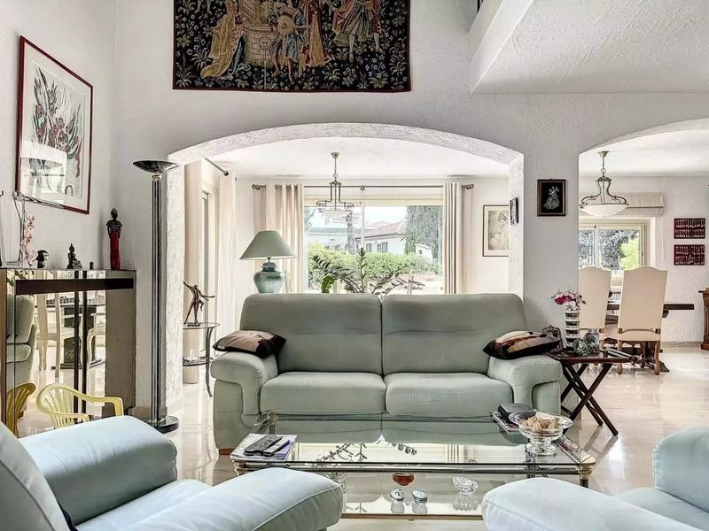 Villa - 320 m² - 10 pièces