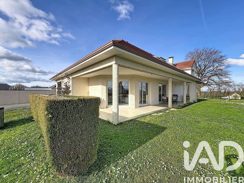 Maison - 253 m² - 8 pièces