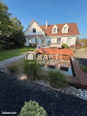 Maison - 212 m² - 7 pièces