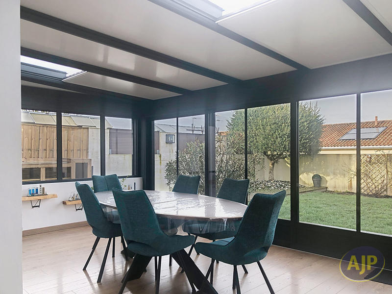 Maison - 161 m² - 7 pièces