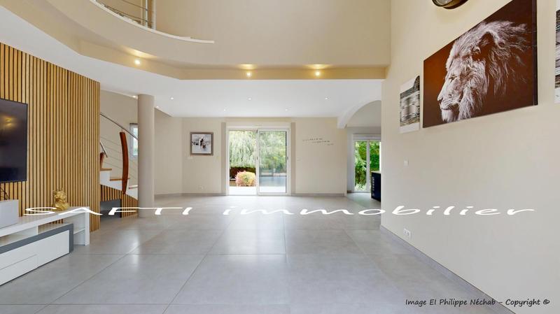 Maison - 182 m² - 7 pièces