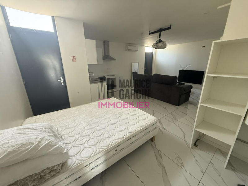 Fonds de commerce - Local d'activité / Entrepôt - 71 m²