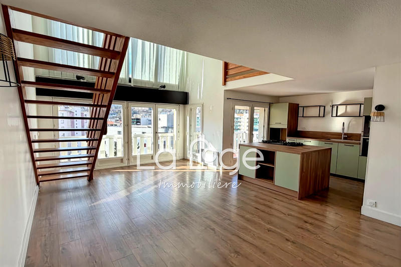 Appartement - 108 m² - 5 pièces