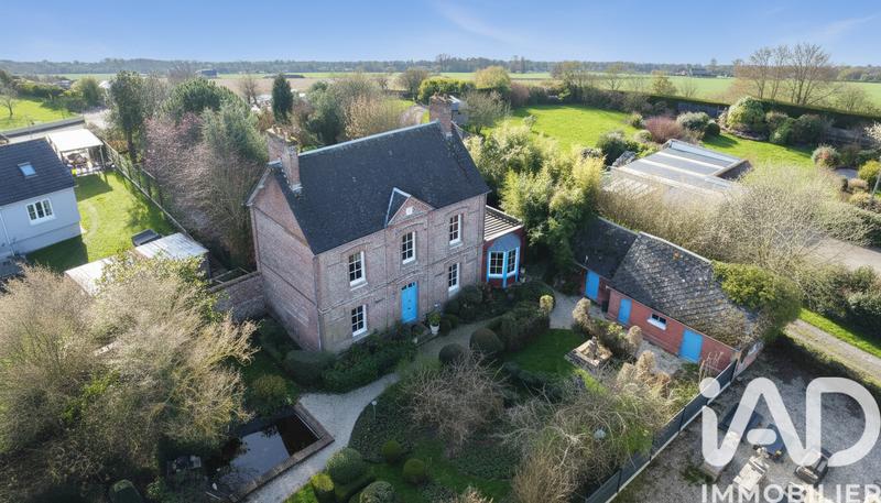 Maison - 238 m² - 9 pièces