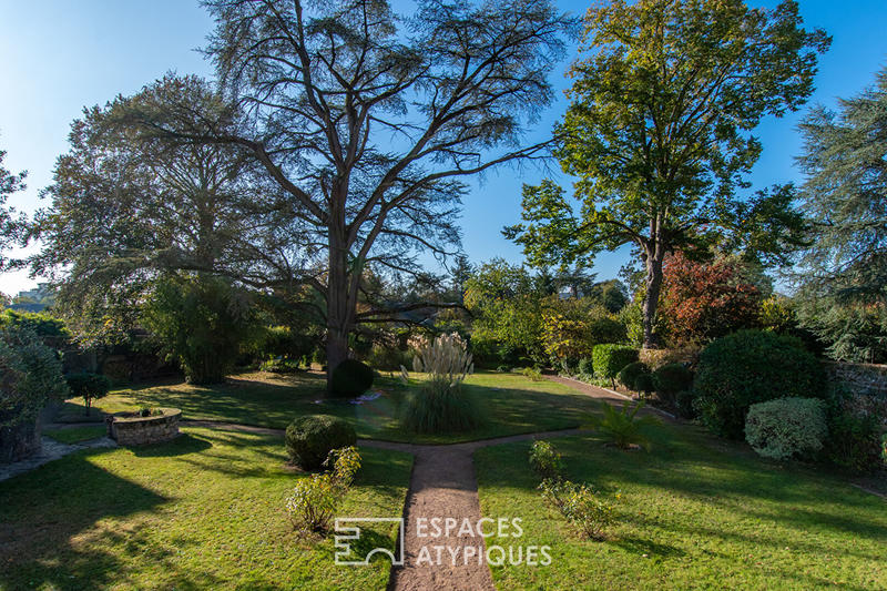 Maison - 338 m² - 11 pièces