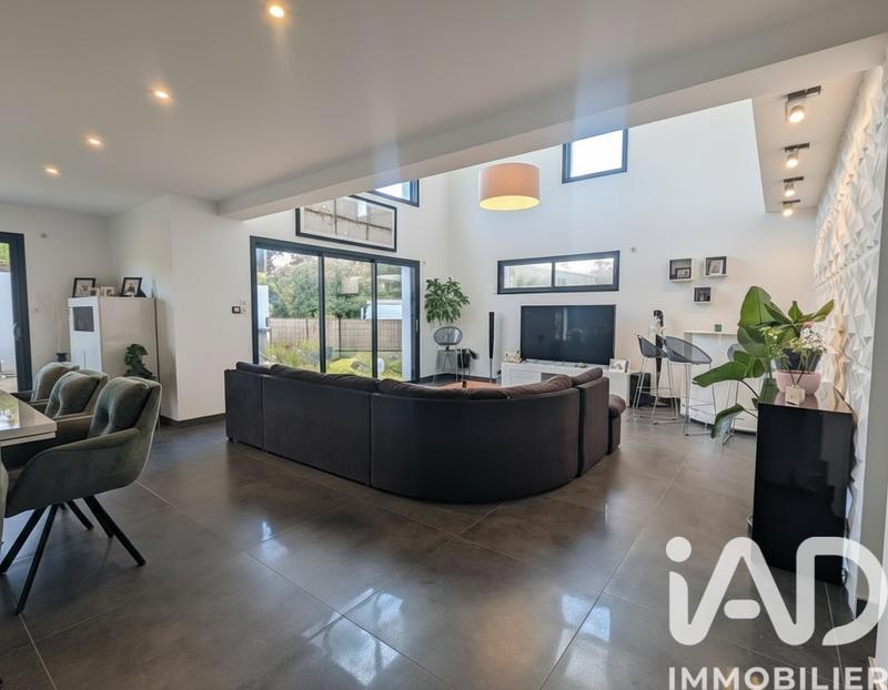 Maison - 174 m² - 6 pièces