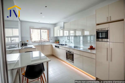 Appartement - 97 m² - 5 pièces