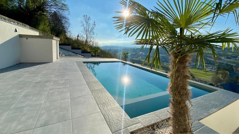 Maison - 240 m² - 6 pièces