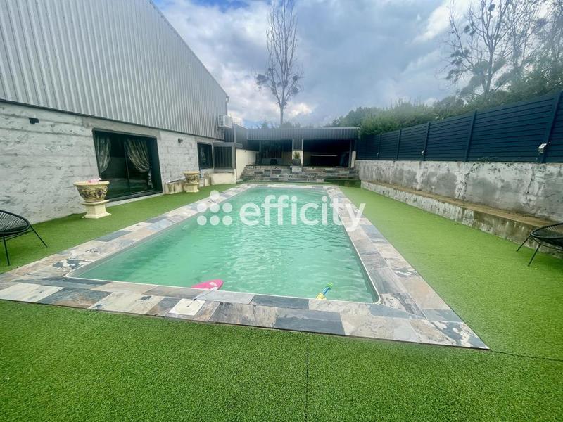 Maison - 550 m² - 5 pièces