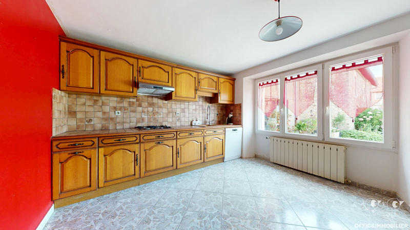 Maison - 200 m² - 6 pièces