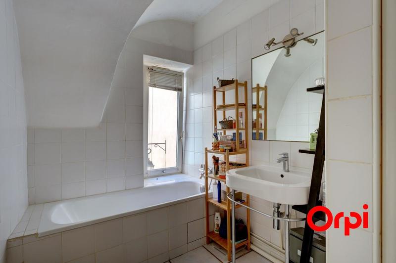 Appartement - 83 m² - 2 pièces