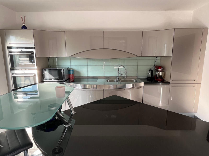 Maison - 265 m² - 9 pièces