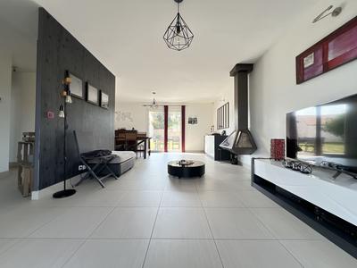 Maison - 162 m² - 6 pièces