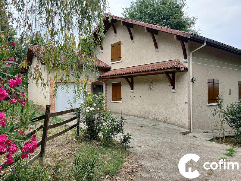 Maison traditionnelle - 176 m² - 7 pièces