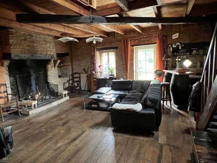 Maison ancienne - 180 m² - 7 pièces