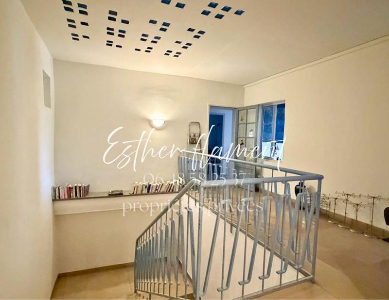 Propriété - 351 m² - 10 pièces