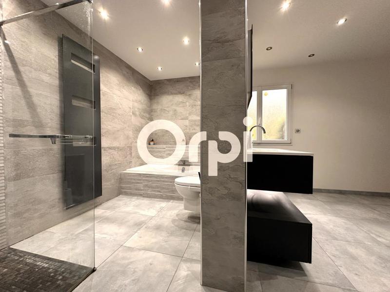 Maison - 336 m² - 7 pièces