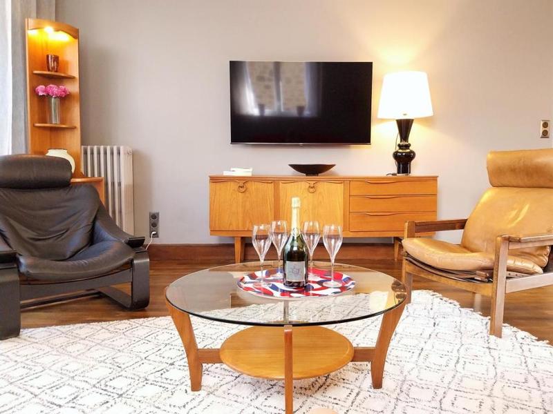 Propriété - 435 m² - 10 pièces