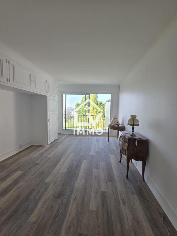 Appartement - 77 m² - 2 pièces