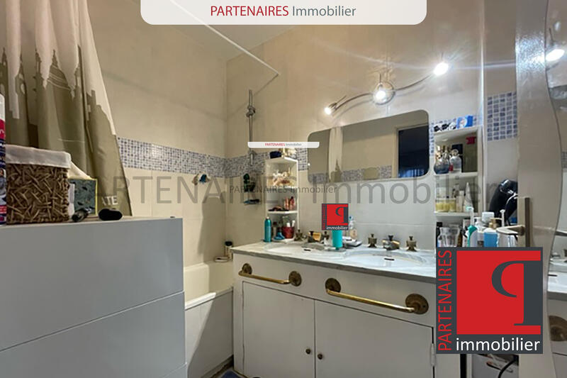 Appartement - 101 m² - 5 pièces