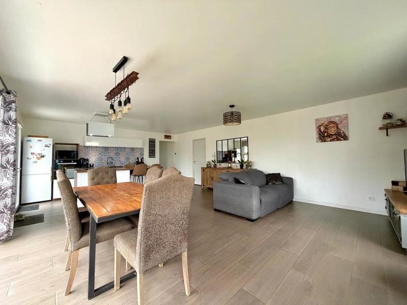 Maison - 104 m² - 5 pièces