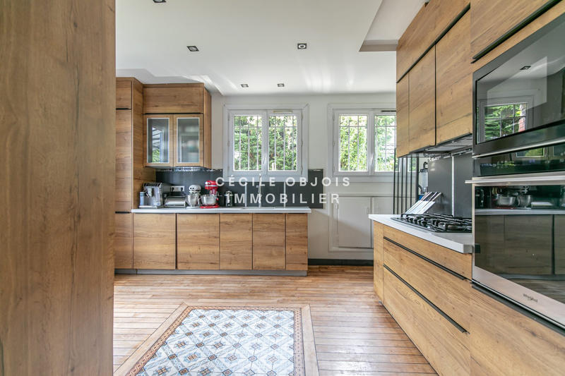 Maison - 224 m² - 10 pièces