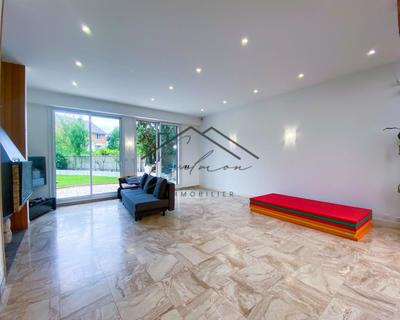 Maison - 250 m² - 7 pièces