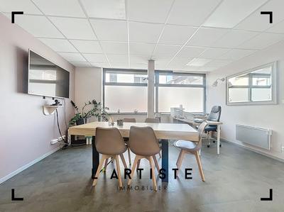 Bureau - 141 m² - 7 pièces