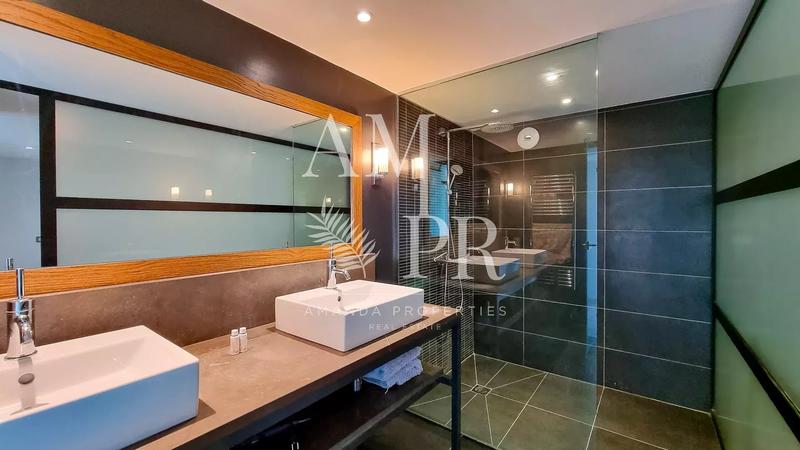 Villa - 270 m² - 8 pièces