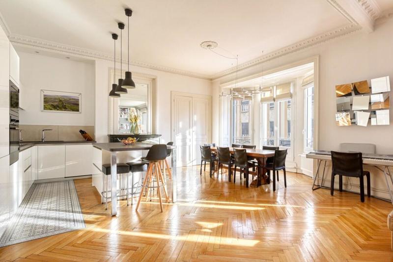 Appartement - 141 m² - 6 pièces