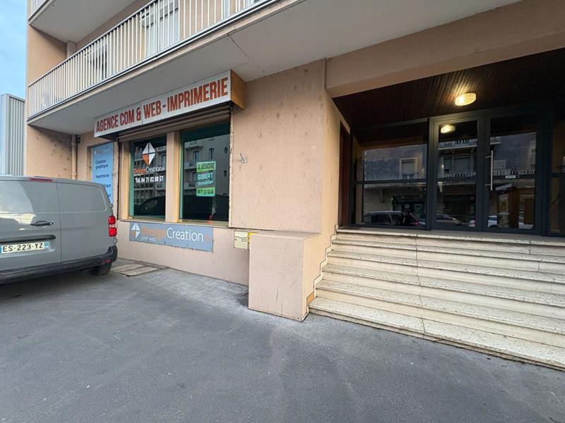 Local commercial - 97 m² - 2 pièces
