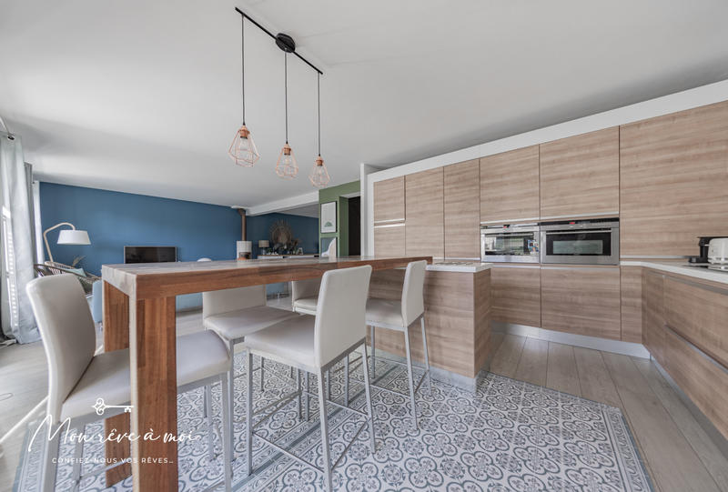 Maison - 207 m² - 8 pièces