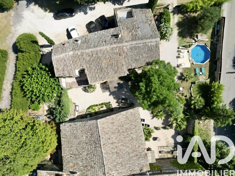 Maison - 411 m² - 12 pièces