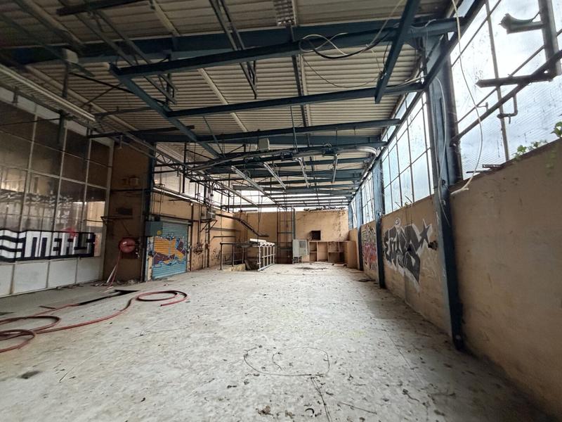 Maison - 1 500 m² - 7 pièces